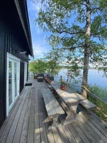 Фото номера Вилла с 3 спальнями Дома для отпуска Private Island at Downtown Jyväskylä г. Йювяскюля 48