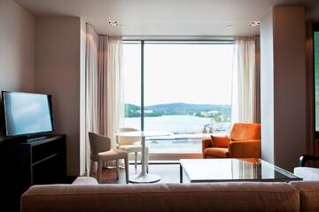 Фото номера Люкс Отель Solo Sokos Hotel Paviljonki г. Йювяскюля 6
