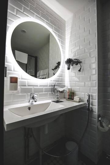 Фото номера Улучшенный двухместный номер с 1 кроватью Отель Boutique Hotel Yöpuu г. Йювяскюля 7